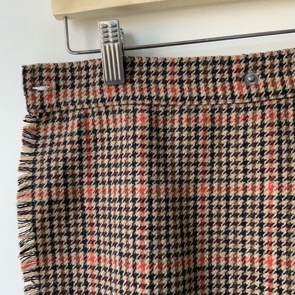 HOUNSDTOOTH WRAP MINI SKIRT - Picture 8 of 9